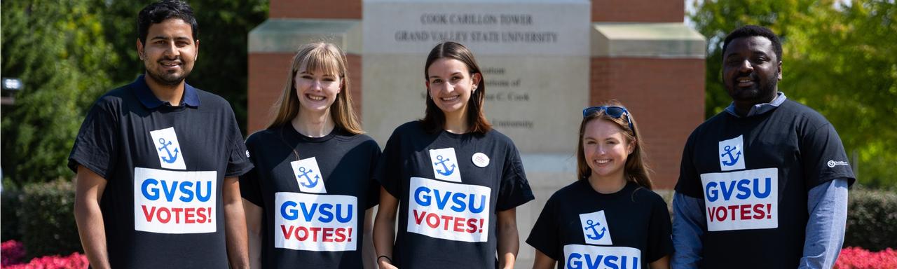 Students wearing GVSU votes! t-shirts